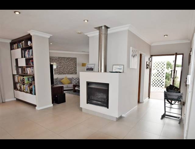 3 BEDROOM HOUSE FOR SALE IN SANDOWN